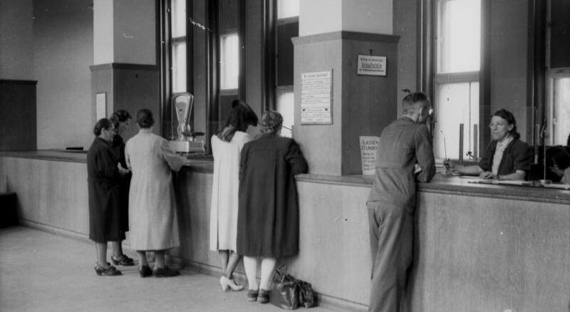 halle, bankbetrieb nach der währungsreform filiale, sparkasse, im jahr 1948